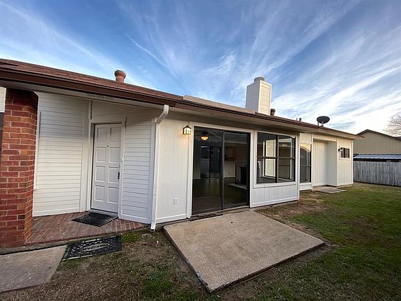 4th image of 4714 Poppy Dr E