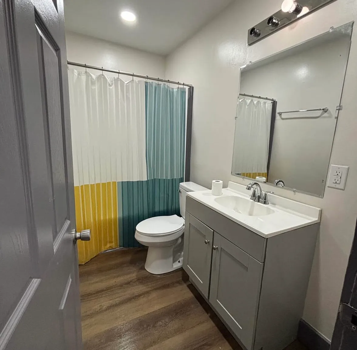 3 bed, 2340 sqft, $1,000 — Photo 4