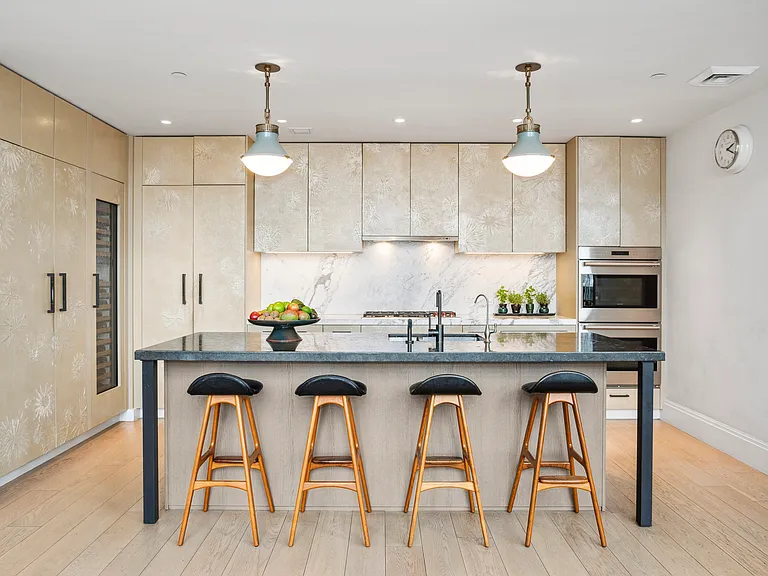 438 E 12th St #PHD — Photo 5