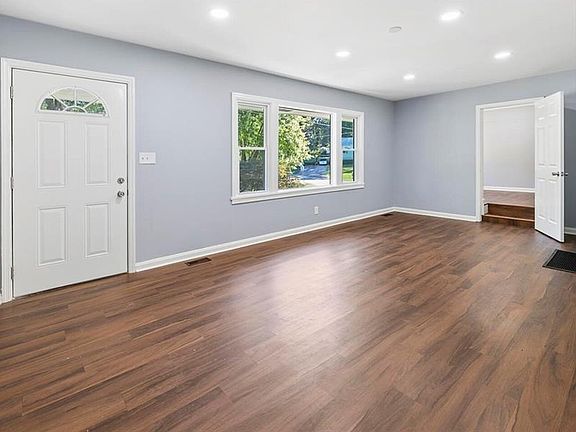 5th image of 346R Scott Dr SE