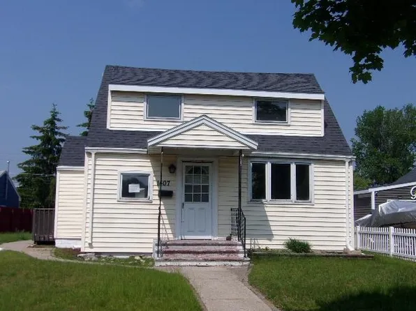 1407 N 19th St, Escanaba, MI 49829
