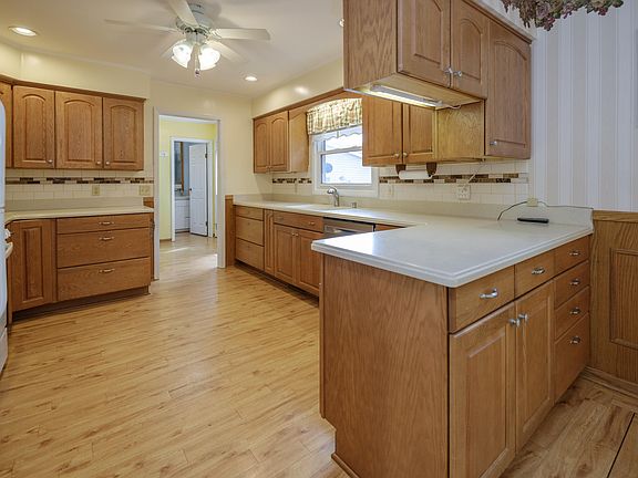 5th image of 150 Pennbrook Trl