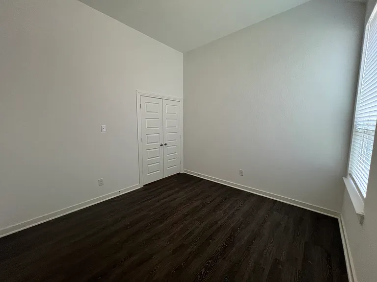 1120 Sheldon Dr — Photo 22