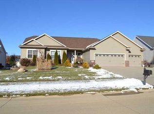 2505 Newcastle Rd, Marion, IA 52302