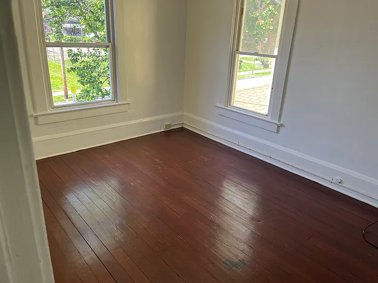 1710 Grace Ave NE — Photo 11