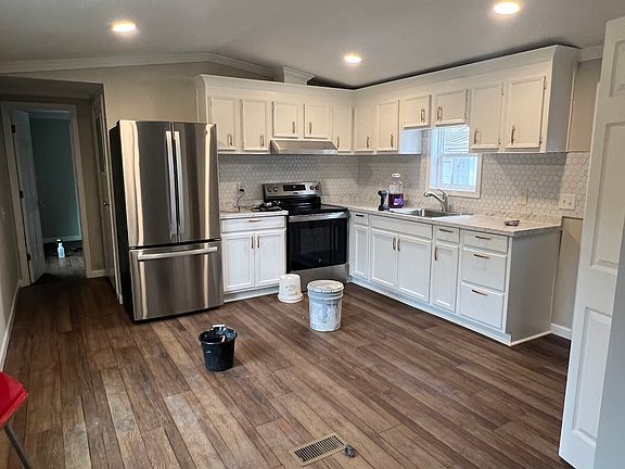 3rd image of 3381 Windy Hill Rd