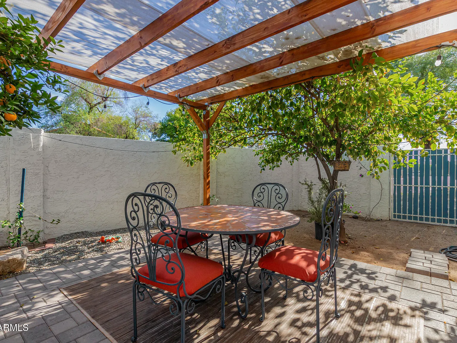 4 bed, 2.0 bath, 2312 sqft, $5,600 — Photo 2