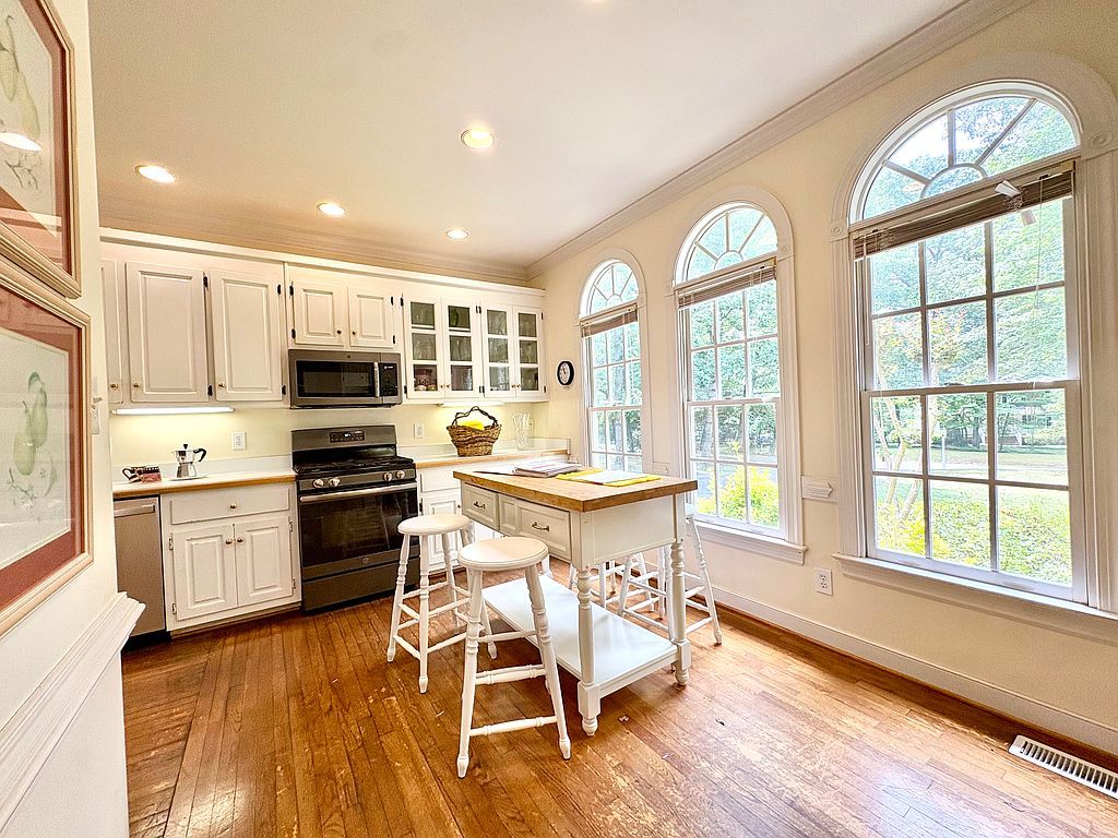127 W Ropp Rd - Property Image