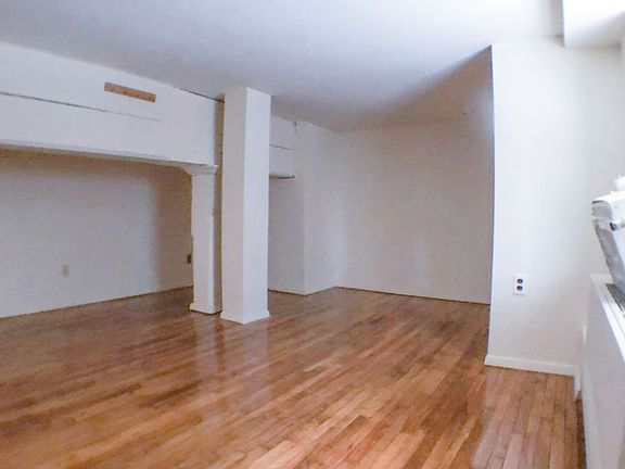 5th image of 110 E 13th St APT 3C