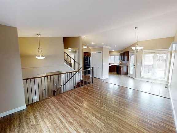3rd image of 11442 88c St