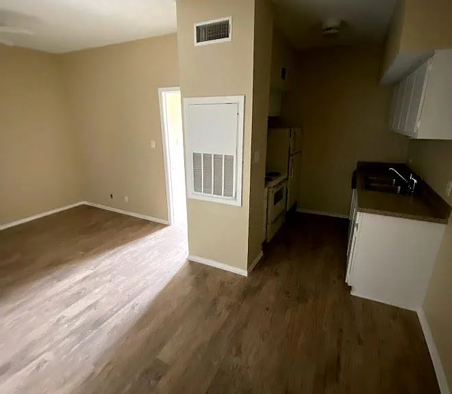 3316 Guadalupe St #212 — Photo 7