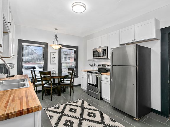 3rd image of 1143 W 41st Ter #1
