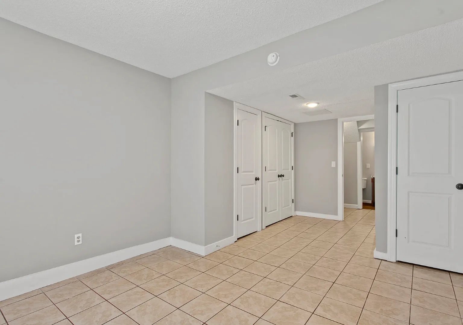 4 Bedroom Home! One month free! Spacious and Pet Friendly — Photo 4