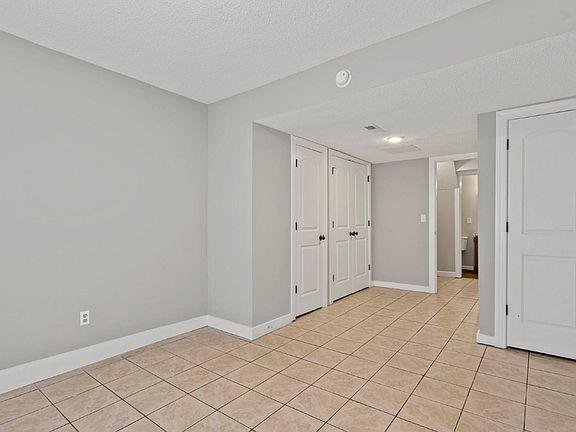 4th image of 7167 Holland Ln