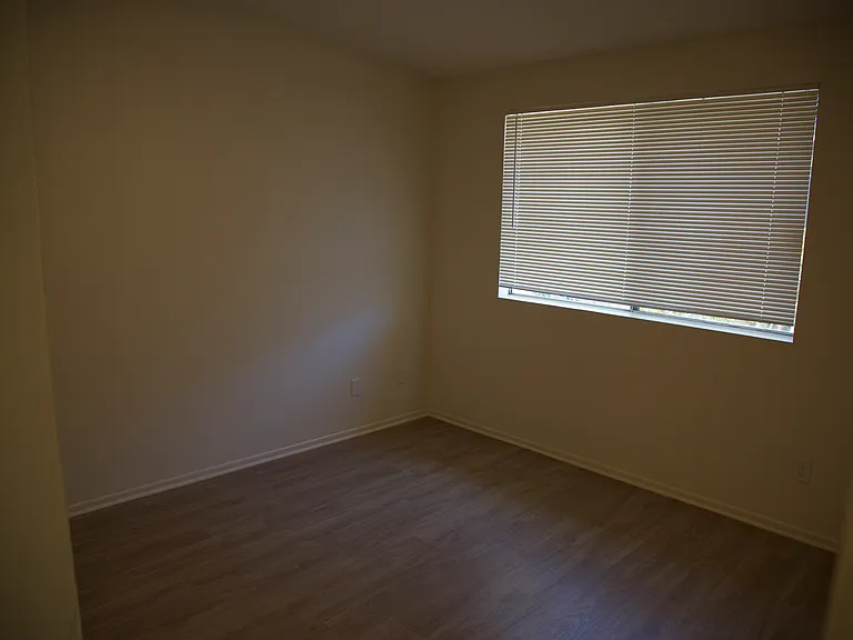 917 E Gutierrez St #917B — Photo 8