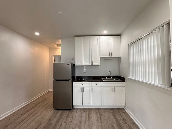 4th image of 1291 NW 40th St #C