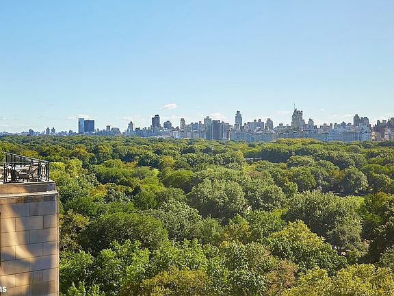 2nd image of 1 Central Park N #1100