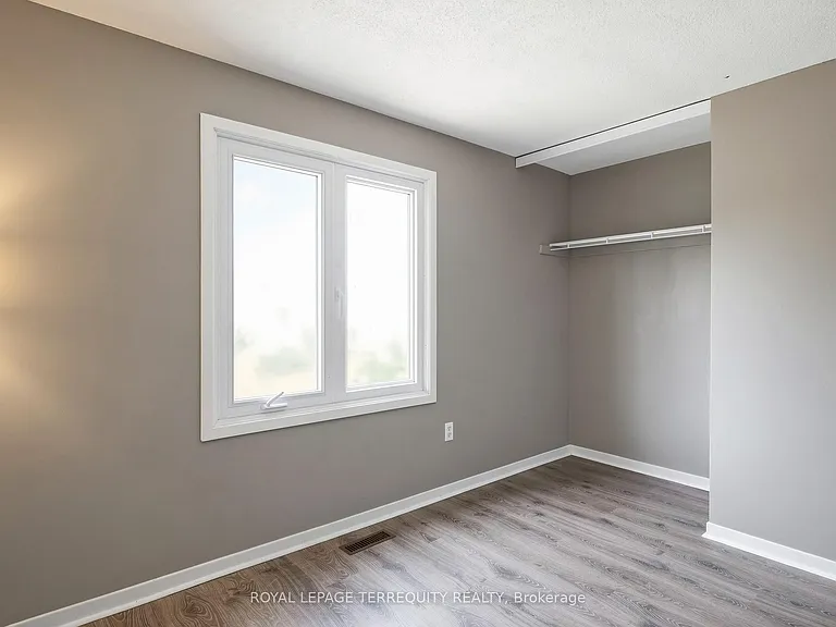 7 Yorkville Ct — Photo 36