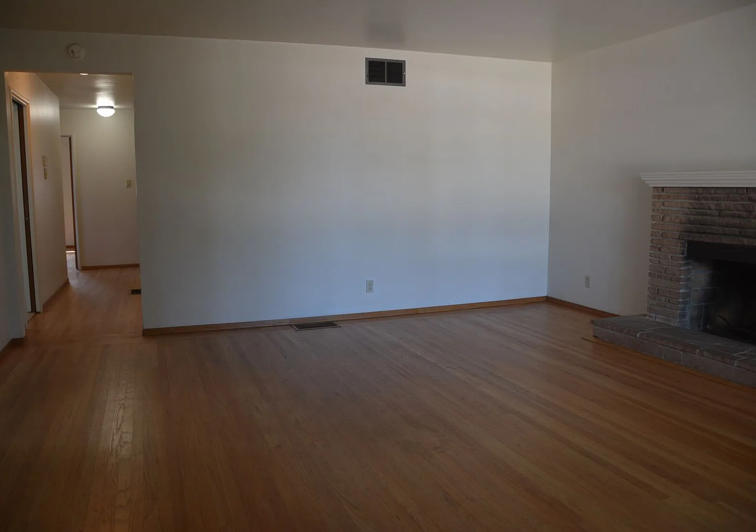 Spacious newly updated Pittsburg 3/1.5 home — Photo 4