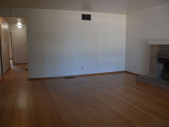 4th image of 3809 Lassen Dr