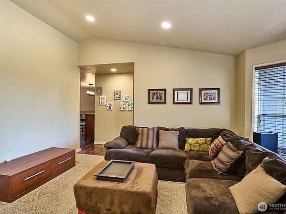 5th image of 10417 190th Avenue Ct E