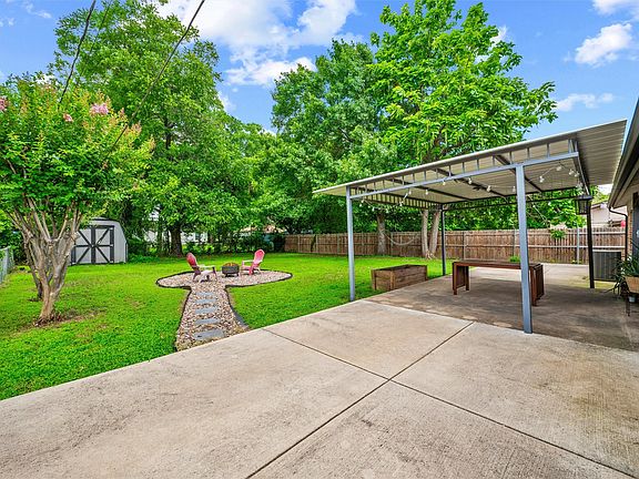 2nd image of 5017 Village Ct