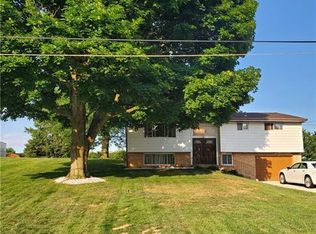 21 Crestwood Dr, Cecil, PA 15321