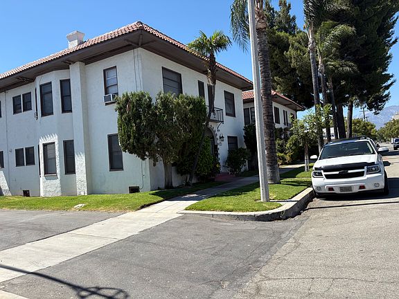 2nd image of 121 N Palm Ave #121