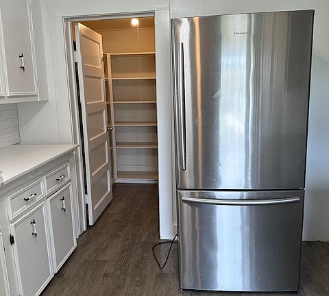 Kitchen walk-in pantry