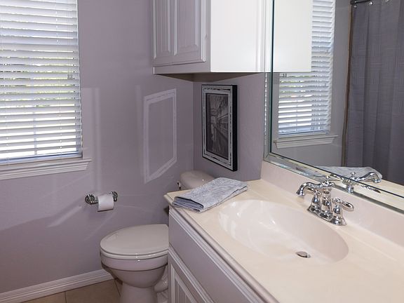 5th image of 2202 Riverwood Dr