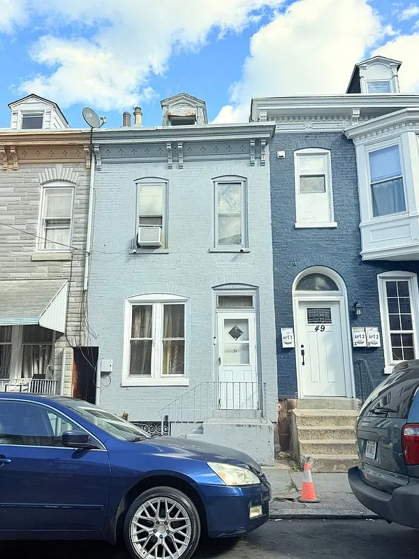 3 bed, 1.0 bath, 1152 sqft, $1,450 — Photo 1