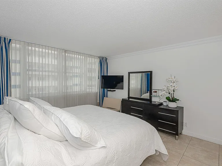 3140 S Ocean Dr #509 — Photo 22