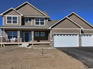 3210 Symphony Ct, Chaska, MN 55318