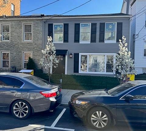 2nd image of 511 8th St