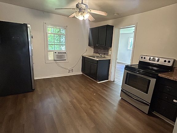 3rd image of 472 Hill St