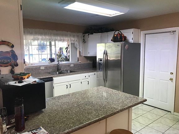 5th image of 2215 Cinderella Ln