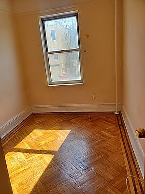 4th image of 2349 26th St #1
