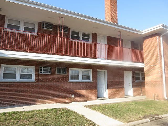 1st image of 1115 Holiday Ln APT 7