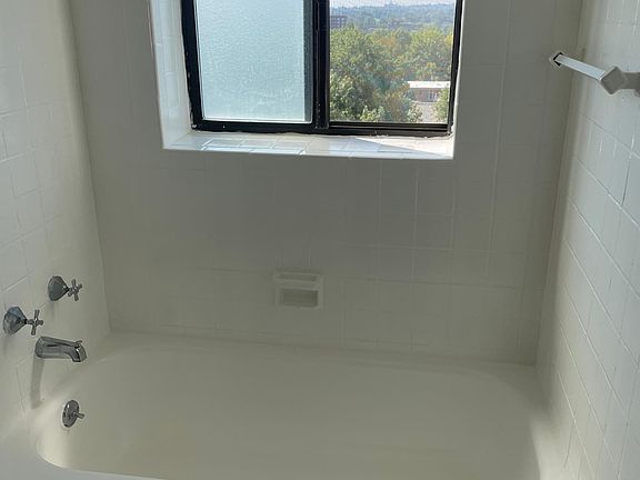 4th image of 5340-303 Savoy Ct