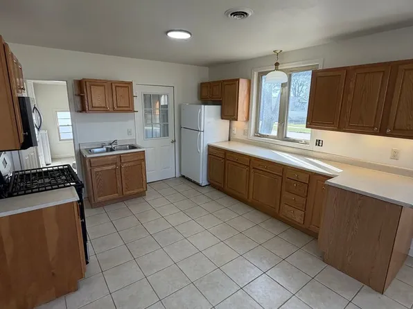 304 E Gruenwald Ave, Oshkosh, WI 54901