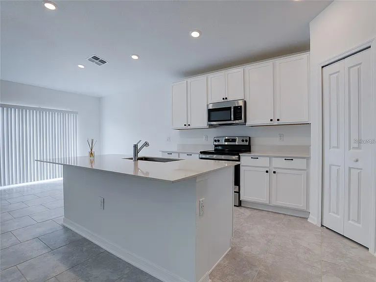 602 Bell Prairie Cir — Photo 11