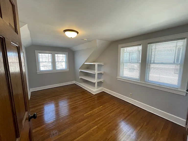 Upper 4th bedroom