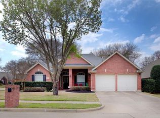 2000 Crossbow Ln, Arlington, TX 76001