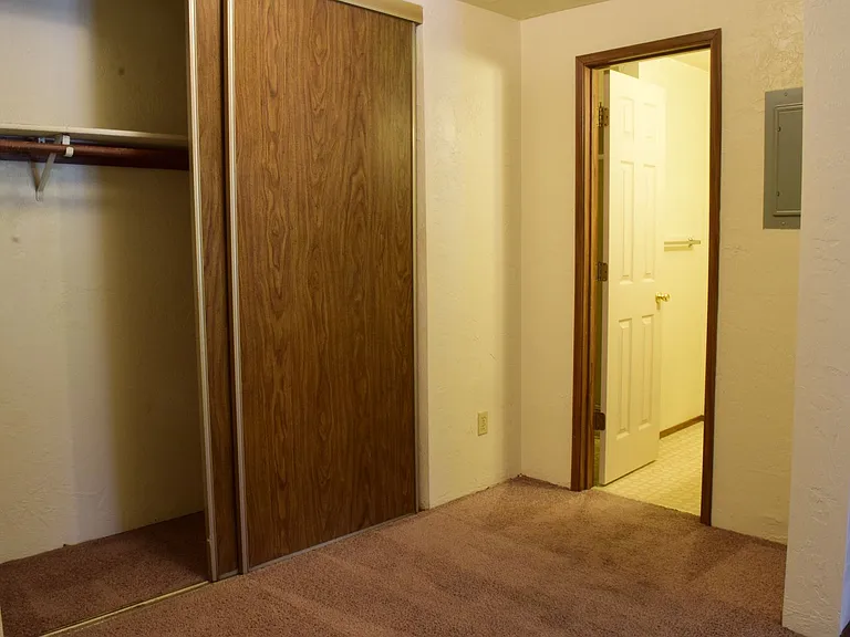 Washington Apartments — Photo 5