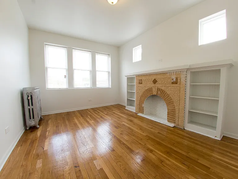 1860 S Komensky Ave — Photo 22