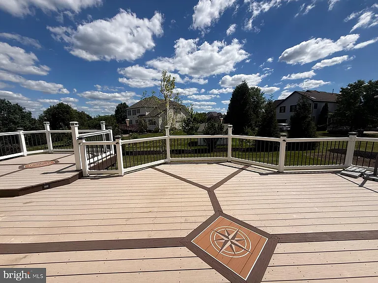 210 Cadwallader Dr — Photo 30