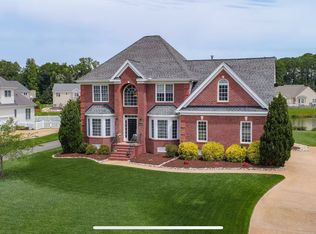 18 Trotters Bridge Dr, Poquoson, VA 23662