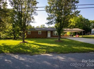 128 Fairway Ave, Hudson, NC 28638