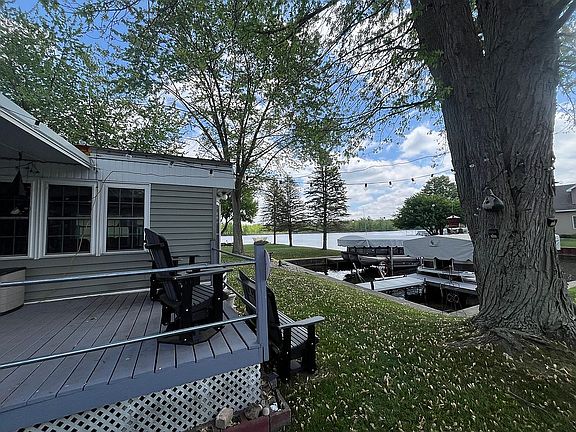 5th image of 565 Willow Dr
