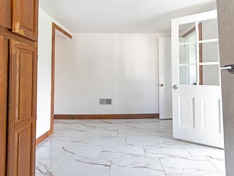 8B Myer Ln — Photo 9